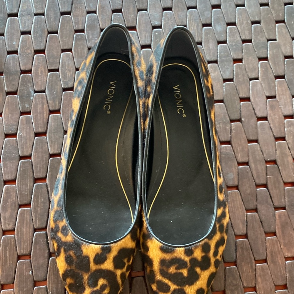 Vionic women’s ballet flats size 11